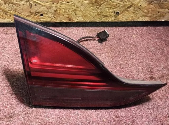 Фонарь внутренний левый для Opel Zafira C 2011-2015 на фотографиях