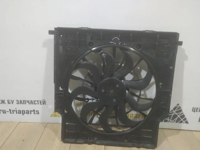 Вентилятор радиатора охлаждения ДВС для BMW X5 G05 2018+ на фотографиях