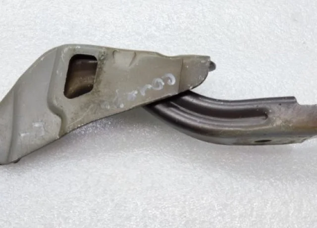 Петля капота левая для Hyundai Solaris 1 RB (2011-2013) на фотографиях