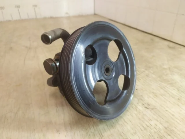 Насос ГУР для Mitsubishi Outlander 1 CU0W 2002-2009 на фотографиях