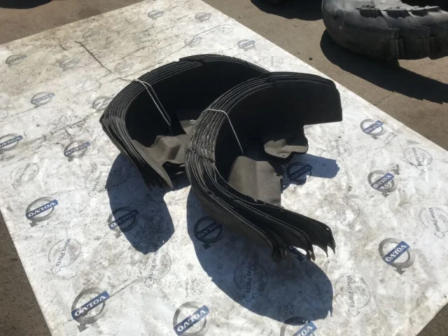 Подкрылок задний правый для Volvo XC70 BZ 2007-2016 на фотографиях