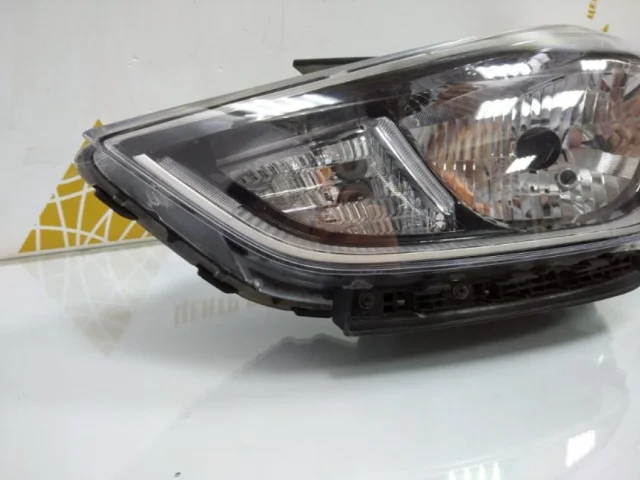 Фара ксенон левая для Hyundai Solaris 2 (2017-2022) на фотографиях