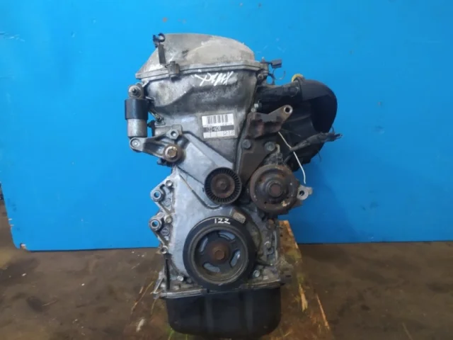 Топливный насос для Toyota Corolla E120/E130 Хэтчбек 2001-2007 на фотографиях