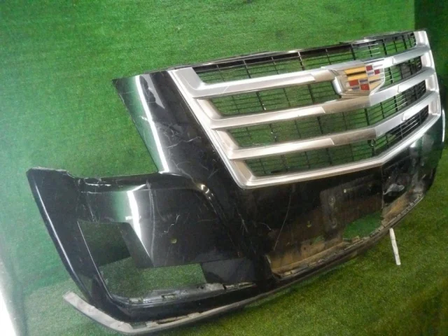 Бампер передний для Cadillac Escalade 4 2013-2020 на фотографиях