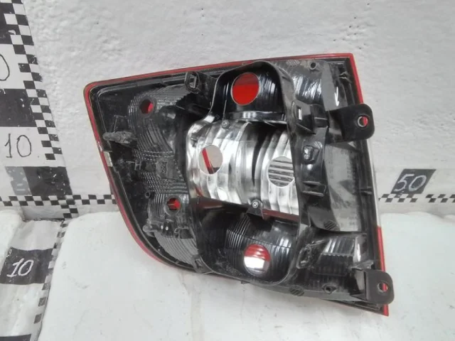 Фонарь внешний правый для Skoda Rapid I rest NH3 2017-2020 на фотографиях