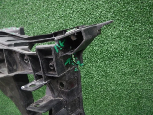 Кронштейн подушки двигателя для Audi Q3 8U 2011-2019 на фотографиях