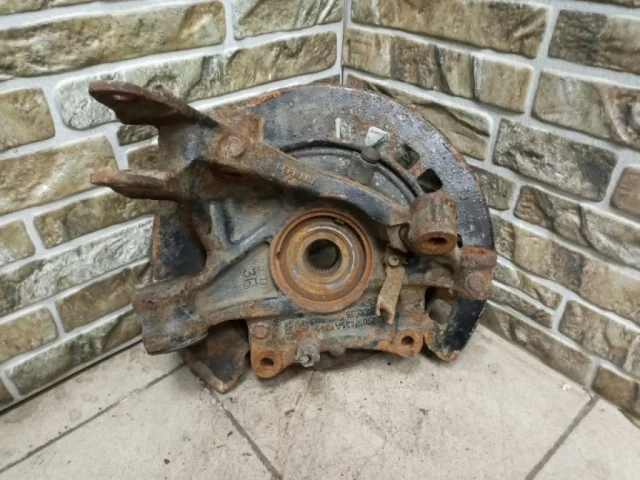 Кулак задний левый для Audi Q7 4L 2005-2015 на фотографиях