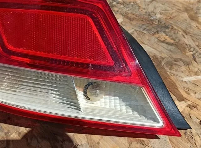 Фонарь левый для Opel Insignia Седан A 2008-2017 на фотографиях