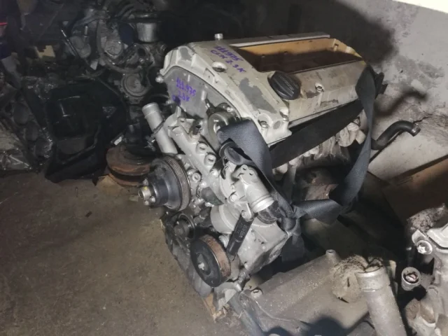 Двигатель без навесного для Mercedes-Benz CLK class A208 1998-2002 на фотографиях