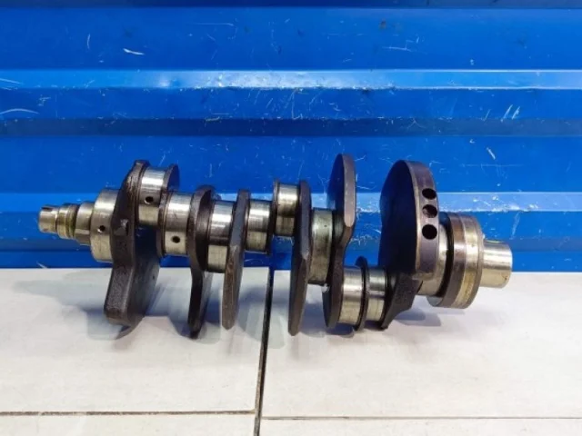 Коленвал для Kia Carnival 1 UP/GQ 1998-2006 на фотографиях