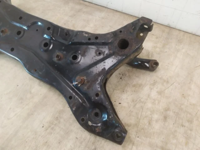 Подрамник двигателя для Mitsubishi Outlander II CW0W 2005-2012 на фотографиях