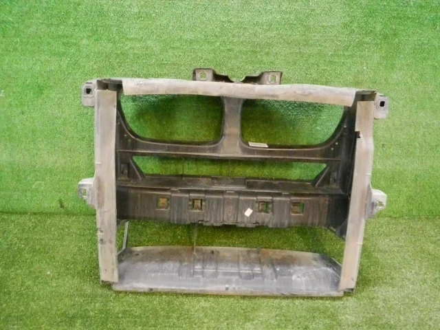 Панель радиатора (телевизор) для BMW X3 F25 2010-2017 на фотографиях