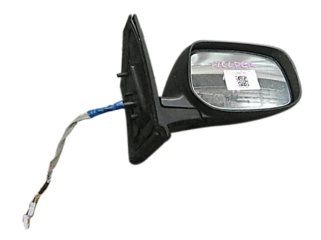 Стекла и зеркала для Toyota Corolla E140/E150 Седан 2006-2013 на фотографиях