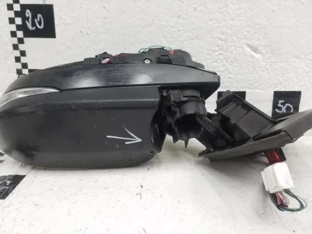 Зеркало заднего вида (в салоне) для Toyota RAV4 XA40 rest 2015-2019 на фотографиях