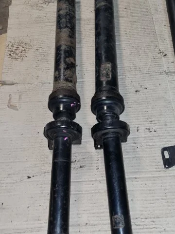 Карданный вал задний для Volkswagen Touareg I (7L) 2002-2010 на фотографиях