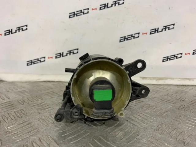 Противотуманка (ПТФ) передняя правая для Volvo C30 MK 2006-2013 на фотографиях