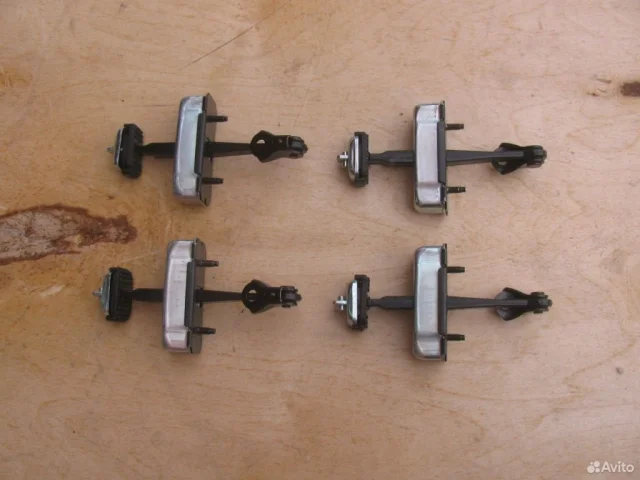 Двери для Honda Civic FD 2005-2012 седан на фотографиях