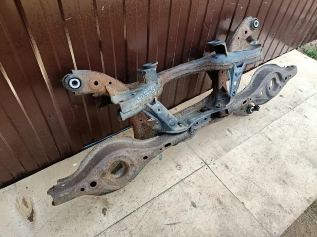 Задняя балка для Mazda CX 5 KF 2017 на фотографиях