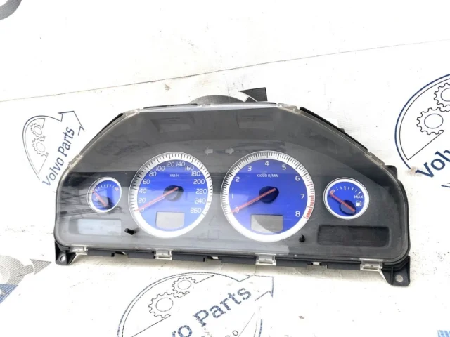 Приборная панель для Volvo XC90 I C 2002-2014 на фотографиях