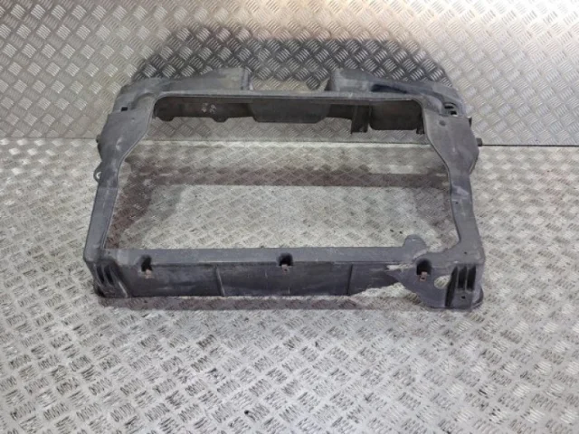 Панель радиатора (телевизор) для Ford Explorer U502 2011-2016 на фотографиях