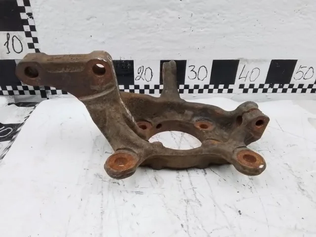 Кулак поворотный правый для Nissan Tiida C13 Хэтчбек 2015-2016 на фотографиях