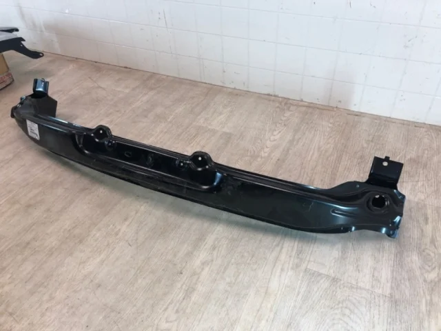 Усилитель бампера передний нижний для Mitsubishi Pajero Sport KH0 2008-2013 на фотографиях