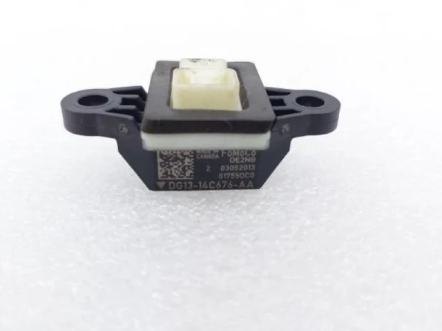 Датчик лобового удара для Ford Explorer U502 2011-2016 на фотографиях