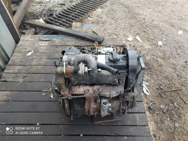 Двигатель без навесного для Volkswagen Passat (B4, Typ 3A) 1993-1997 на фотографиях