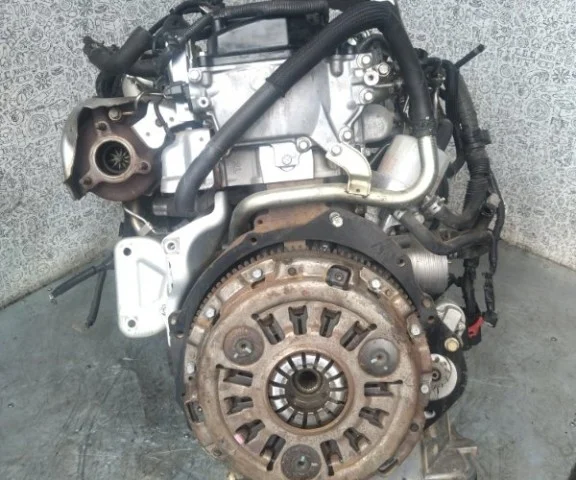 Двигатель для Nissan Navara D40 2004-2010 на фотографиях