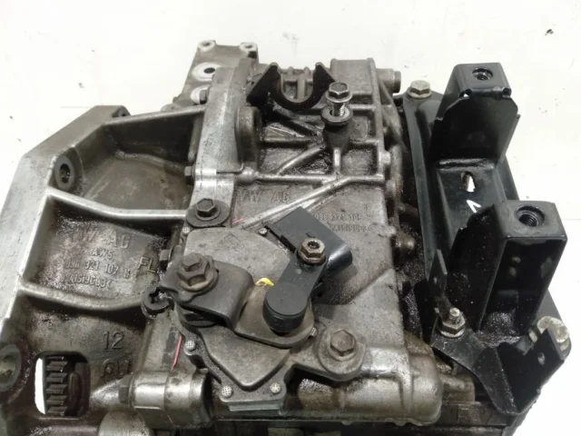 Блок управления двигателем для Volkswagen Polo III Седан (6N2) 1999-2001 на фотографиях