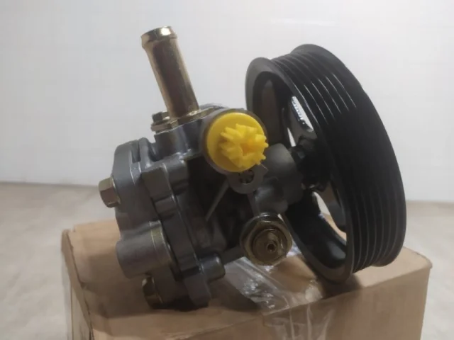 Насос ГУР для Mitsubishi Outlander 1 CU0W 2002-2009 на фотографиях