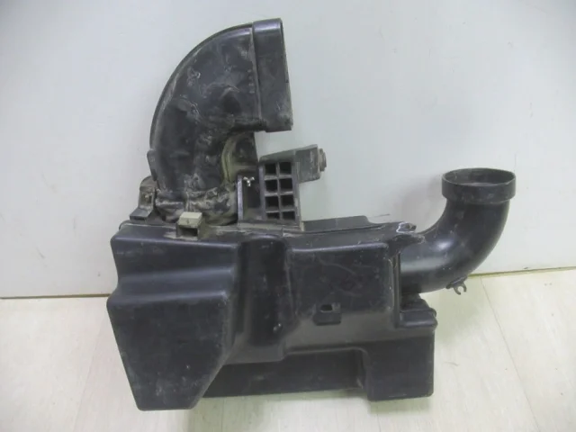 Резонатор воздуховода для Hyundai Solaris 1 рестайлинг 2014-2017 на фотографиях