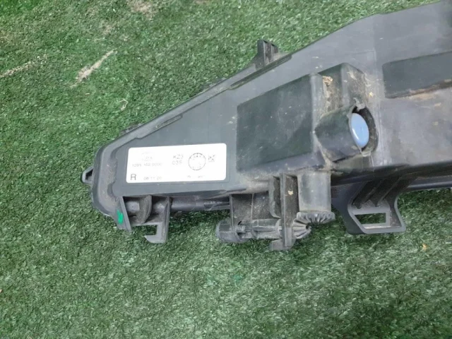 Противотуманка (ПТФ) передняя правая для Skoda Rapid II 2020+ на фотографиях