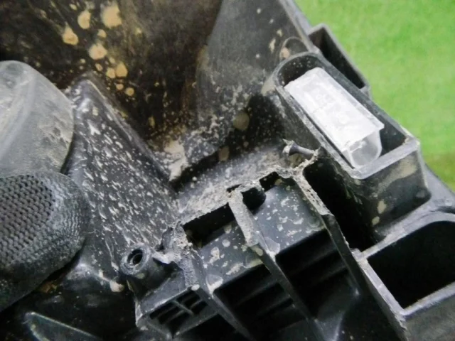 Фара ксенон левая для Skoda Rapid II 2020+ на фотографиях