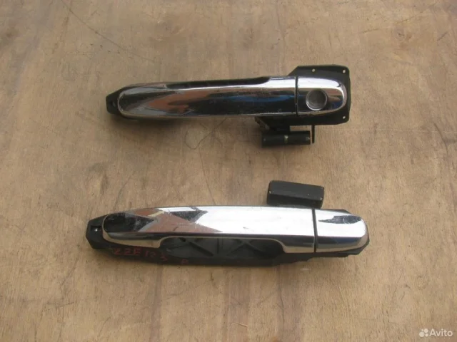 Ручка двери передняя правая внешняя для Toyota Corolla E120/E130 Хэтчбек 2001-2007 на фотографиях