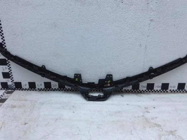 Решетка радиатора для Toyota Corolla E210 Седан (RU) 2019+ на фотографиях