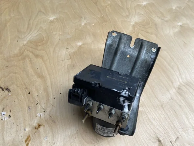 Блок ABS для Volvo XC90 I C 2002-2014 на фотографиях