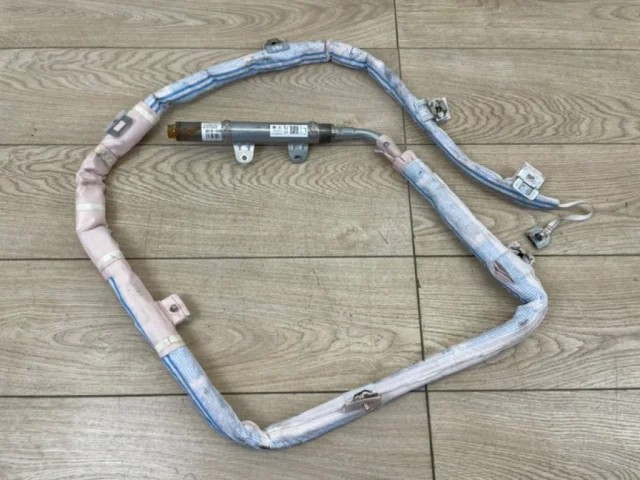 Шторка безопасности левая для Volkswagen Touareg II (7P5) 2010-2014 на фотографиях