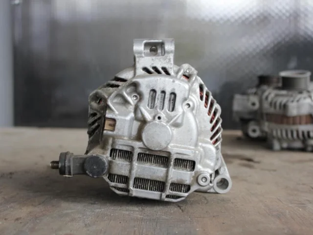 Генератор для Subaru Forester SG 2002-2008 на фотографиях