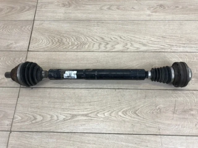 Привод передний правый для Volkswagen Passat (B6, Typ 3C) 2005-2010 на фотографиях