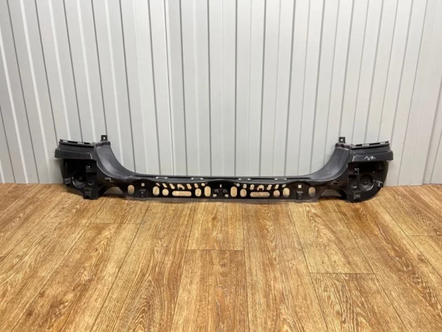 Кронштейн заднего бампера левый для BMW 5er Ф10 2010-2013 на фотографиях