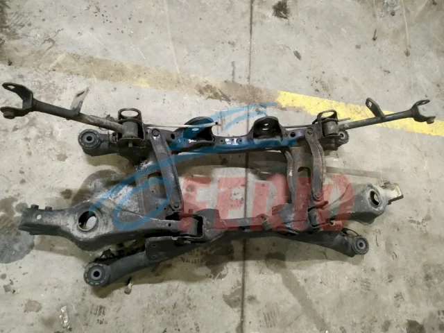 Задний подрамник для Suzuki Grand Vitara 2005-2014 на фотографиях