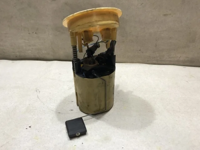 Топливный насос для BMW 3er Е90 2005-2011 на фотографиях