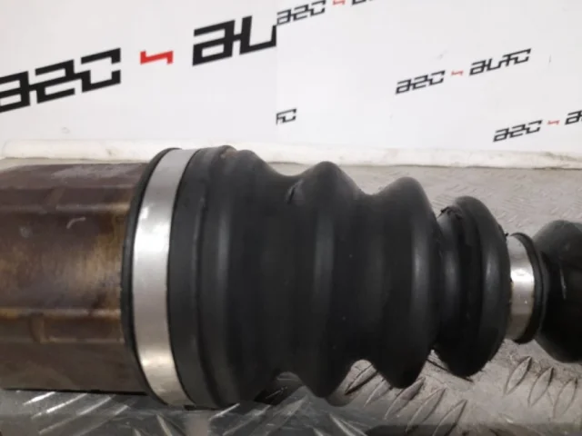 Привод передний правый для Volkswagen Passat (B6, Typ 3C) 2005-2010 на фотографиях