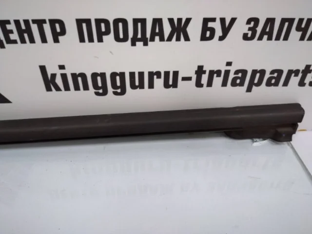 Уплотнитель лобового стекла для Skoda Rapid I NH3 2012-2017 на фотографиях