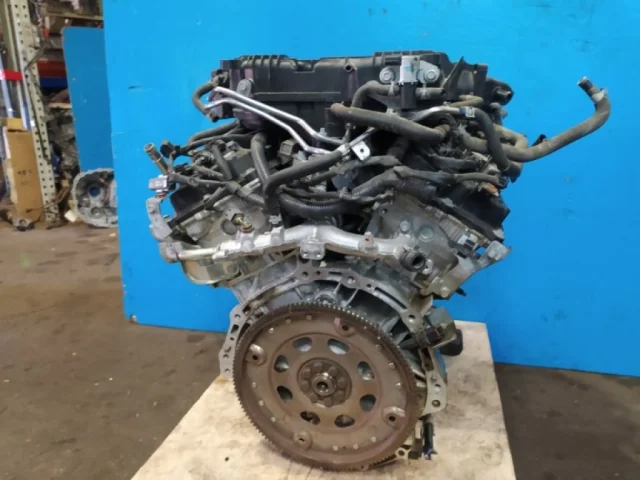 Двигатель для Infiniti M Y50 2005-2010 на фотографиях