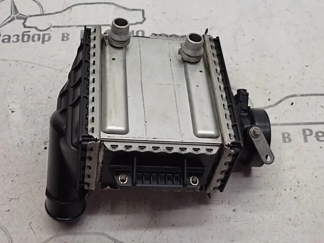 Интеркулер для Mercedes-Benz C class W205 2014-2020 на фотографиях