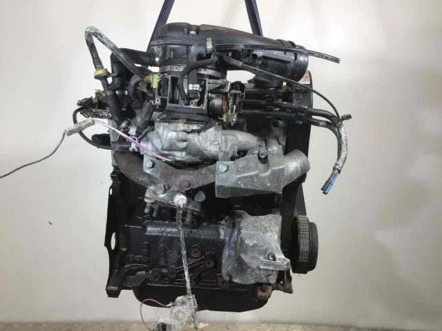 Двигатель без навесного для Volkswagen Passat Variant (B4, Typ 3A) 1993-1997 на фотографиях