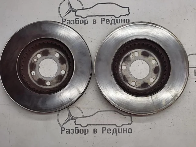 Тормозные колодки задние для Mercedes-Benz E class W213 2016-2023 на фотографиях