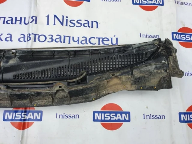 Жабо правое для Nissan Note E11 2005-2012 на фотографиях